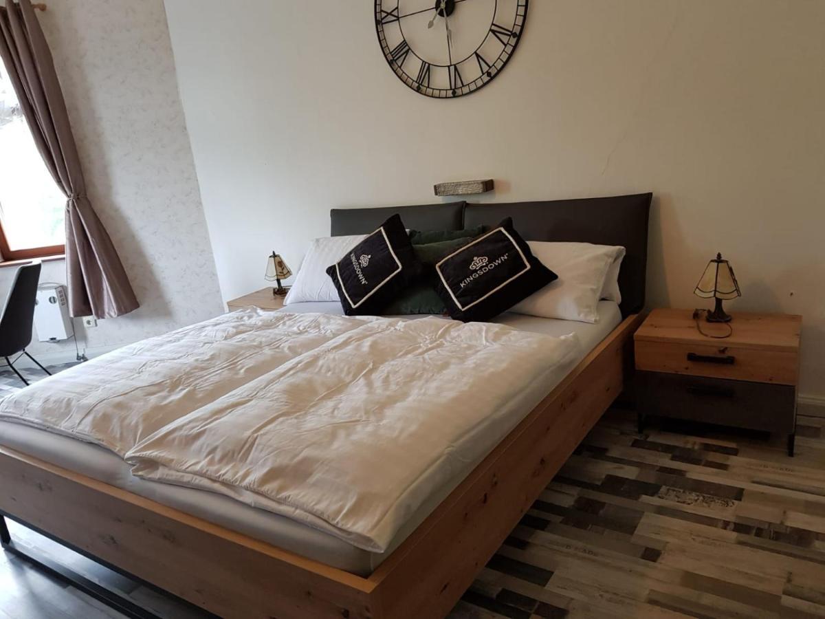 Hotelzimmer Im Alten Reihenhaus Auf Der Stadtmauer 바하라흐 외부 사진